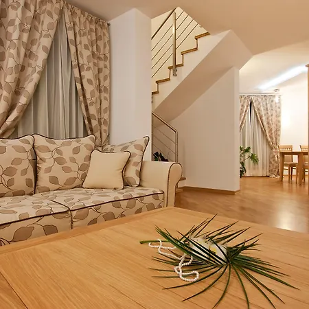 Earth & People & - Free Parking & Swimming Pool Hotel Sofia