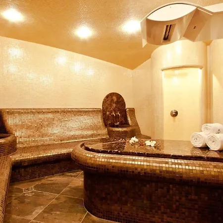 Hotel Earth & People & - Free Parking & Swimming Pool