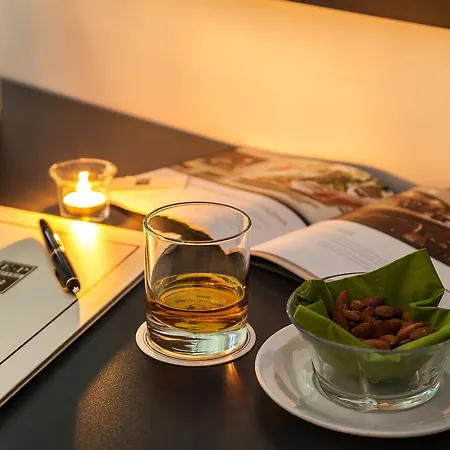 Earth & People & - Free Parking & Swimming Pool