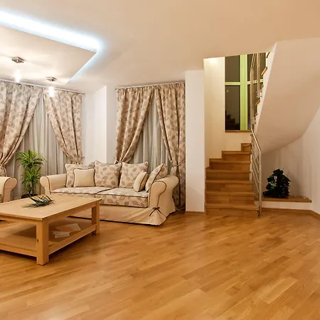 Earth & People & - Free Parking & Swimming Pool 4*