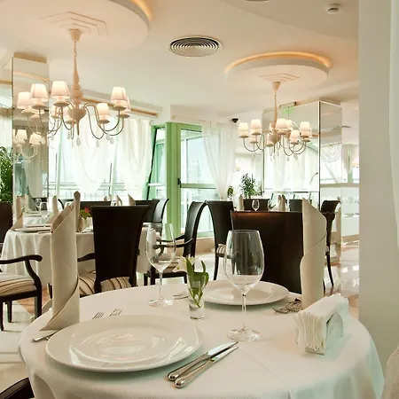 Earth & People & - Free Parking & Swimming Pool Szófia