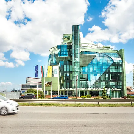 Earth & People & - Free Parking & Swimming Pool Hotel Sofía