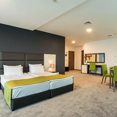 Earth & People & - Free Parking & Swimming Pool 4*