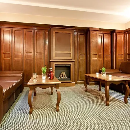 Hotel Earth & People & - Free Parking & Swimming Pool 4*