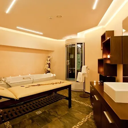 Earth & People & - Free Parking & Swimming Pool 4* Szófia