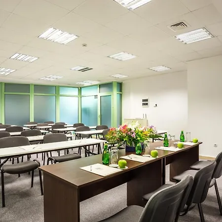 Earth & People & - Free Parking & Swimming Pool