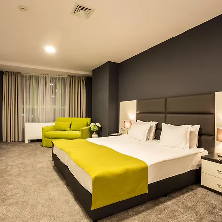 Hotel Earth & People & - Free Parking & Swimming Pool Sófia