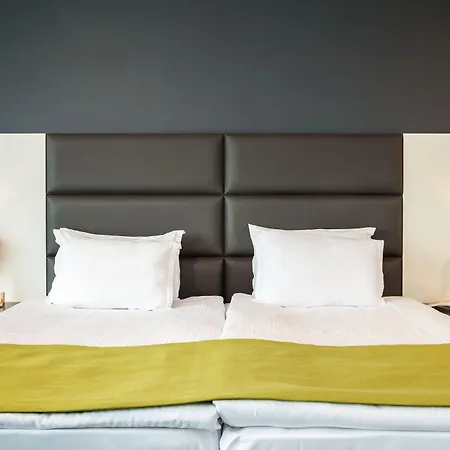 Hotel Earth & People & - Free Parking & Swimming Pool 4*