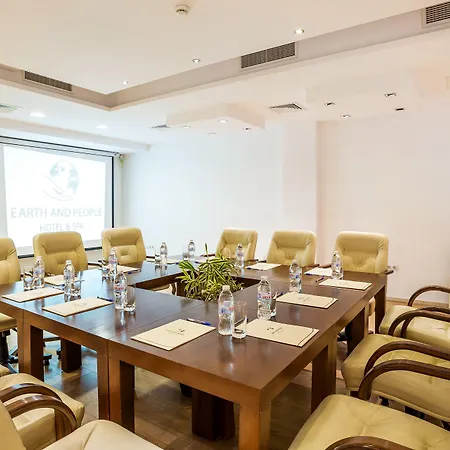 Earth & People & - Free Parking & Swimming Pool 호텔 소피아