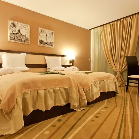 Earth & People & - Free Parking & Swimming Pool Hotel Sófia