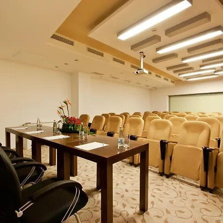 Earth & People & - Free Parking & Swimming Pool Hotel Sofia