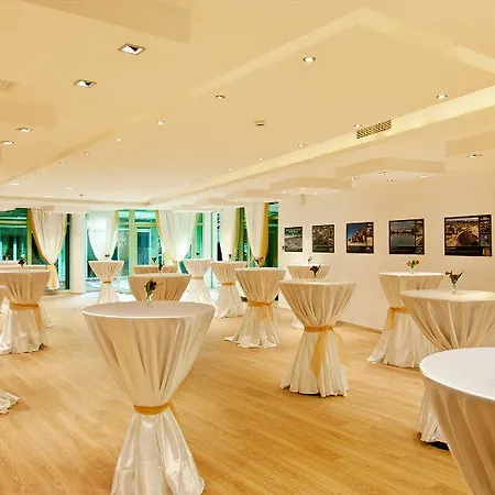 Earth & People & - Free Parking & Swimming Pool Hotel 4*