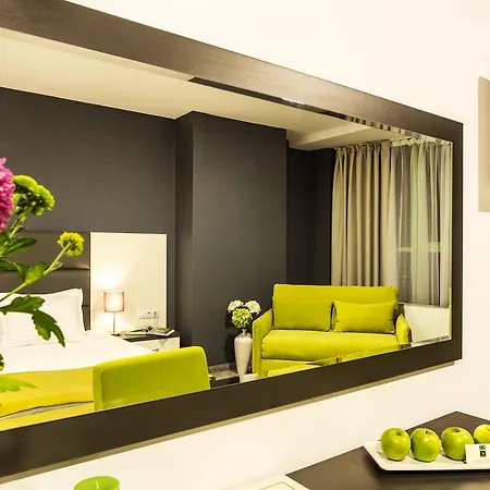 Earth & People & - Free Parking & Swimming Pool 호텔 4*