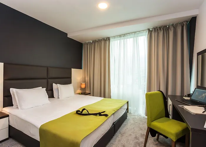 Earth & People & - Free Parking & Swimming Pool 4*