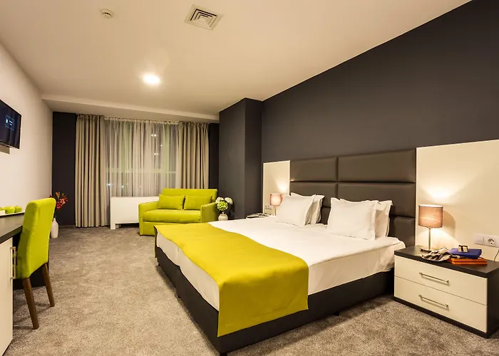 Hotell Earth & People & - Free Parking & Swimming Pool Sofia