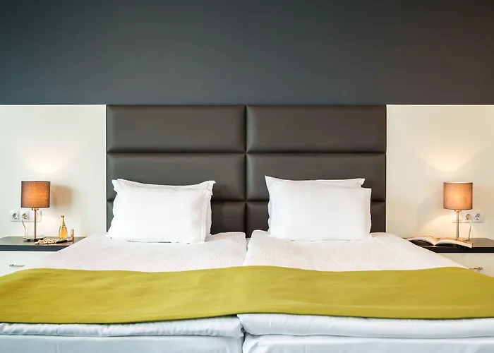 Hotell Earth & People & - Free Parking & Swimming Pool 4*