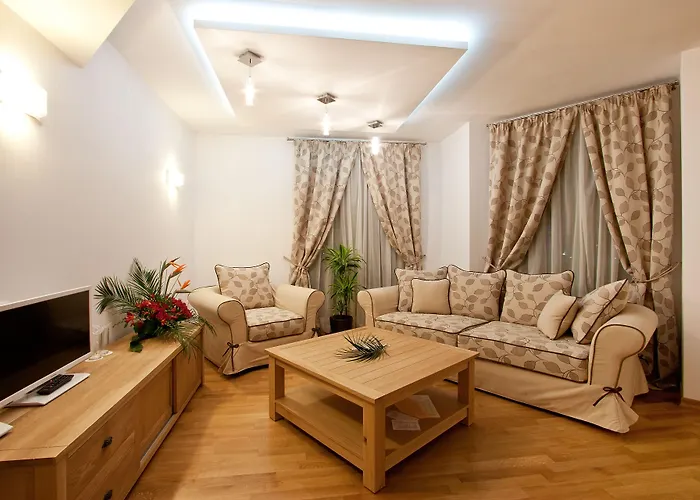 Earth & People & - Free Parking & Swimming Pool Hotell