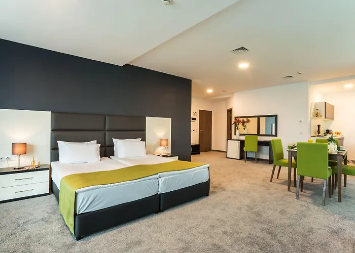 Earth & People & - Free Parking & Swimming Pool 4*