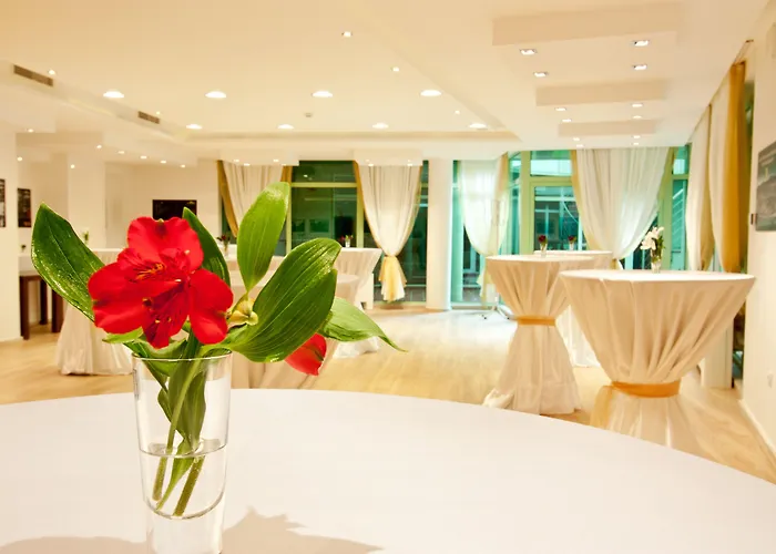 Hotell Earth & People & - Free Parking & Swimming Pool Sofia