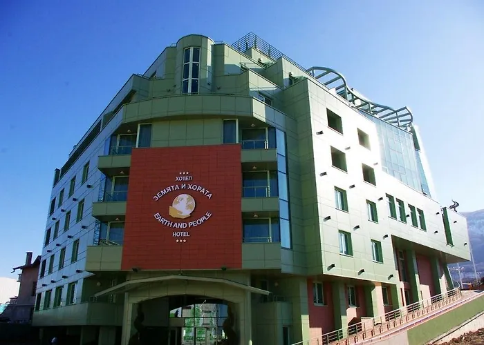 Earth & People & - Free Parking & Swimming Pool 4*