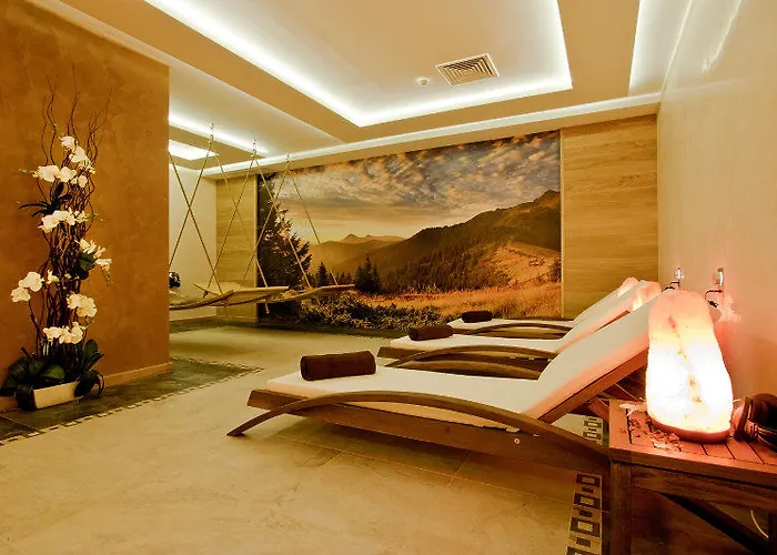 Earth & People & - Free Parking & Swimming Pool 4*