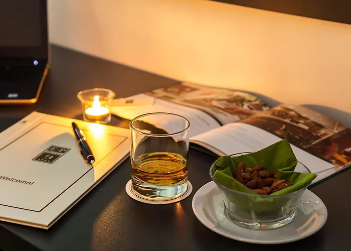 Earth & People & - Free Parking & Swimming Pool