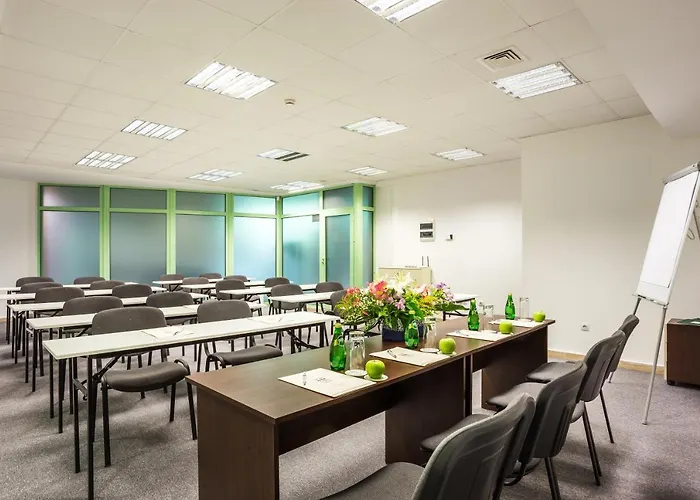 Earth & People & - Free Parking & Swimming Pool