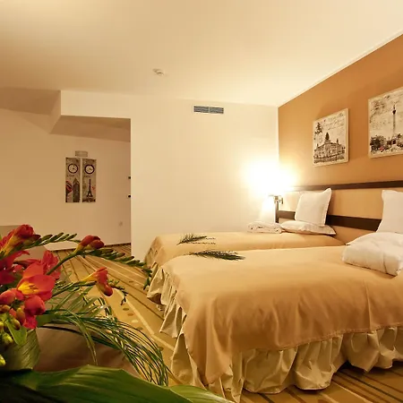 Earth & People & - Free Parking & Swimming Pool 4* Sófia