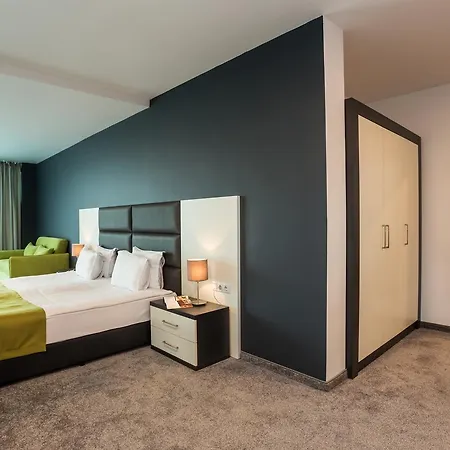 Earth & People & - Free Parking & Swimming Pool 4* Sófia