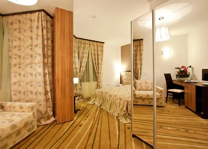 Earth & People & - Free Parking & Swimming Pool 4*