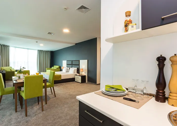 Otel Earth & People & - Free Parking & Swimming Pool Sofya