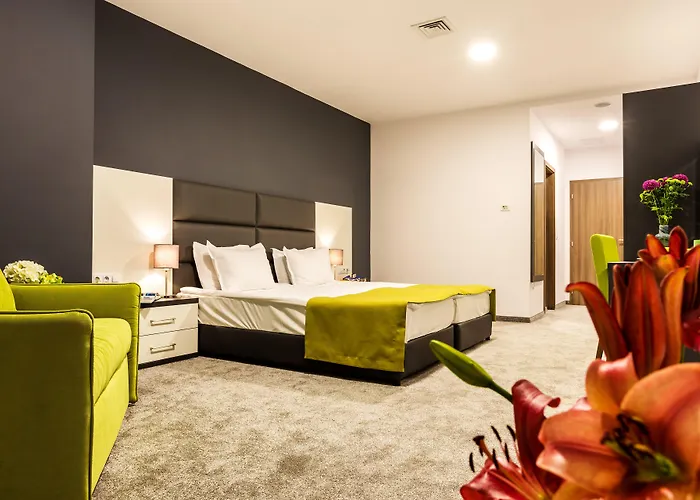 Otel Earth & People & - Free Parking & Swimming Pool