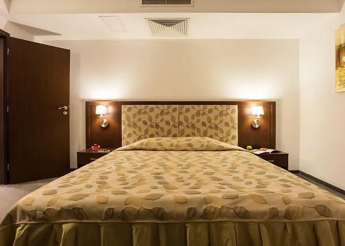 Earth & People & - Free Parking & Swimming Pool Otel Sofya