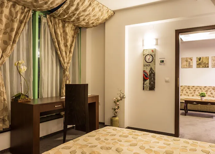 Earth & People & - Free Parking & Swimming Pool 4*