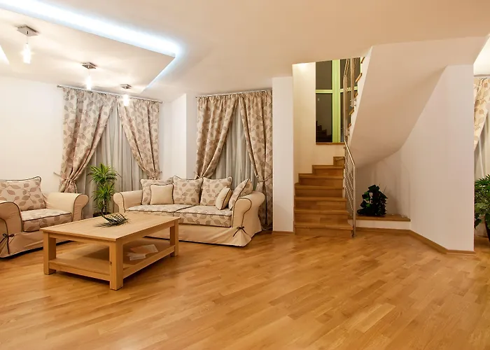 Earth & People & - Free Parking & Swimming Pool 4*