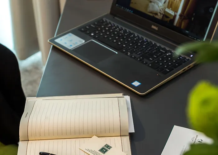 Otel Earth & People & - Free Parking & Swimming Pool Sofya