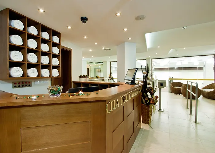 Earth & People & - Free Parking & Swimming Pool