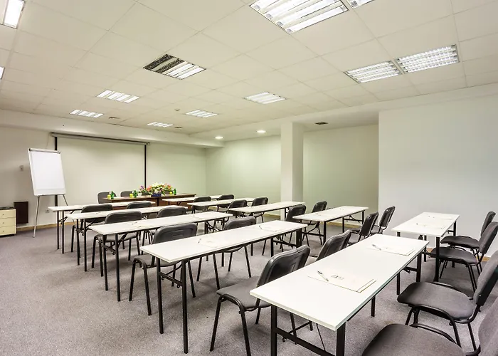 Earth & People & - Free Parking & Swimming Pool