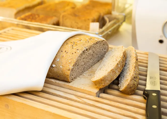 Otel Earth & People & - Free Parking & Swimming Pool